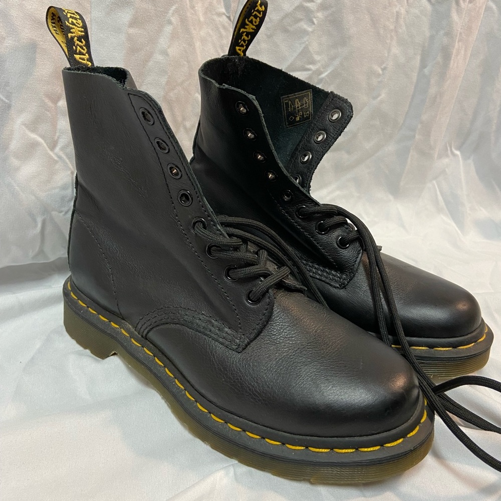 Dr. Martens 1460 Women’s Pascal Virginia Leather Boots